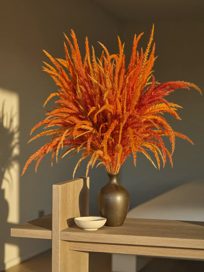 Vase en grès mat avec herbes de la pampa et coupelle en céramique